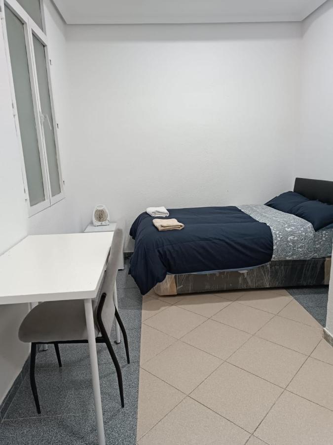 Parsa Booking Madrid Buitenkant foto