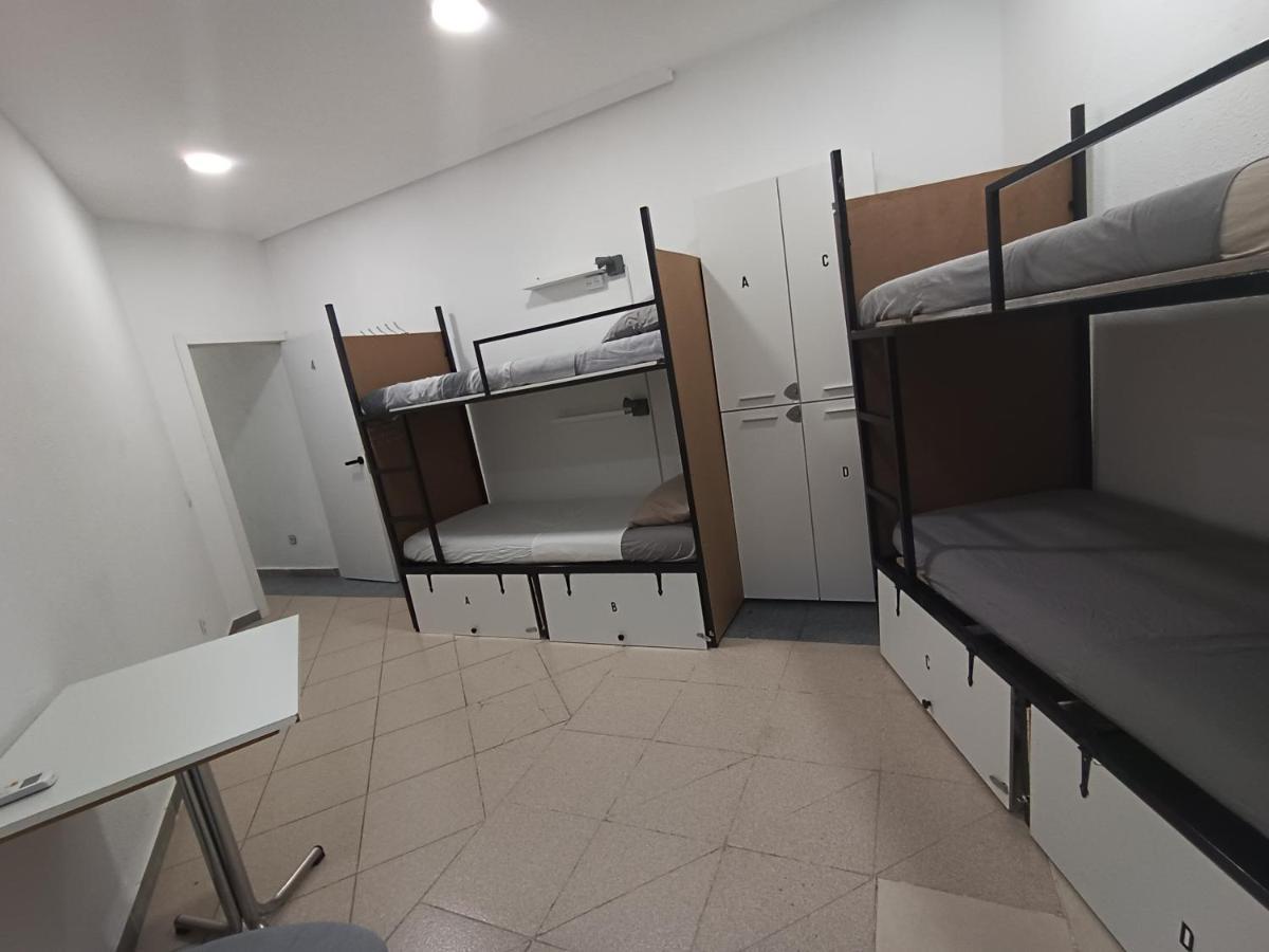 Parsa Booking Madrid Kamer foto